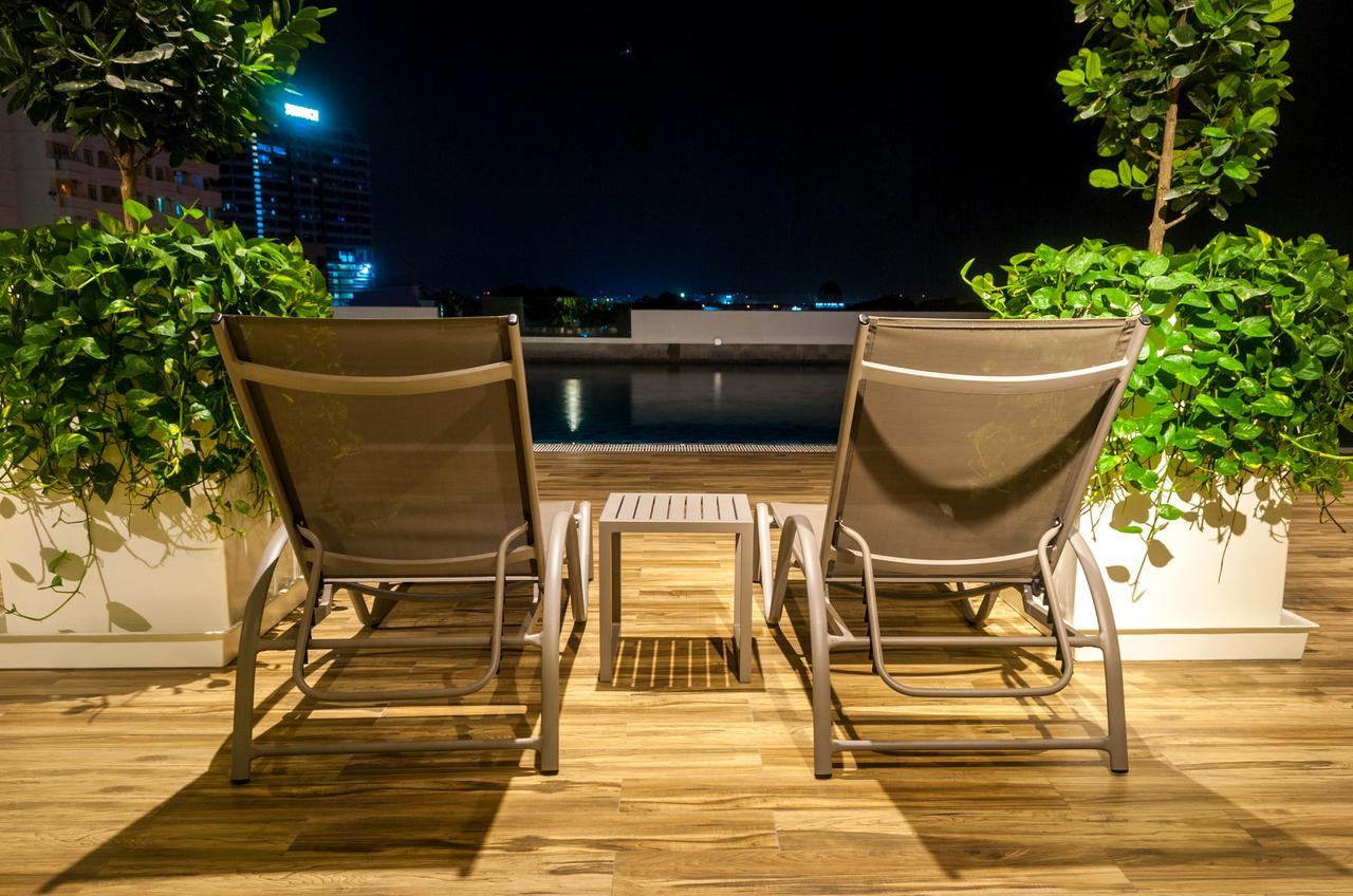 Lazy Traveler'S Suite By D Imperio Homestay George Town Exterior foto