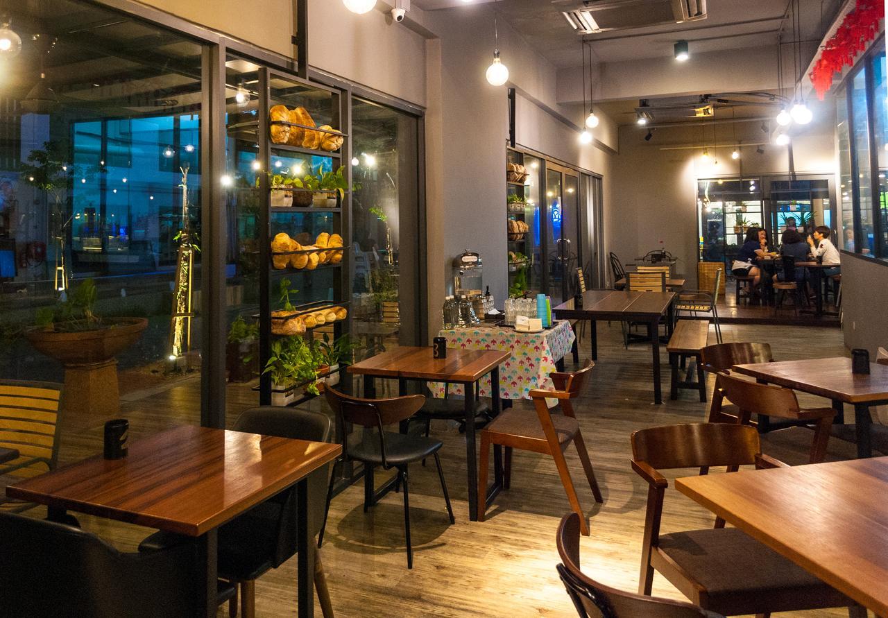 Lazy Traveler'S Suite By D Imperio Homestay George Town Exterior foto